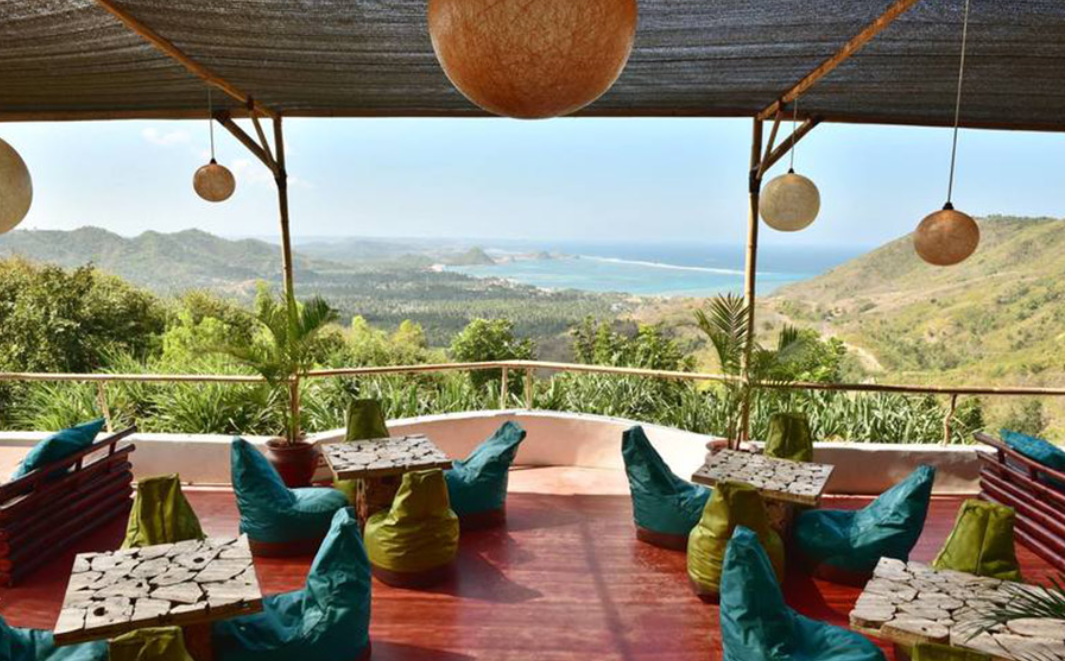 5 tempat kuliner di Lombok yang menyuguhkan pemandangan alam