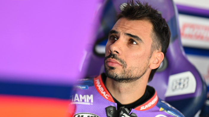 Miguel Oliveira buka peluang pindah ke WorldSBK 2026. Pemenang MotoGP 5 kali itu menegaskan balapan tetap jadi prioritas utamanya.