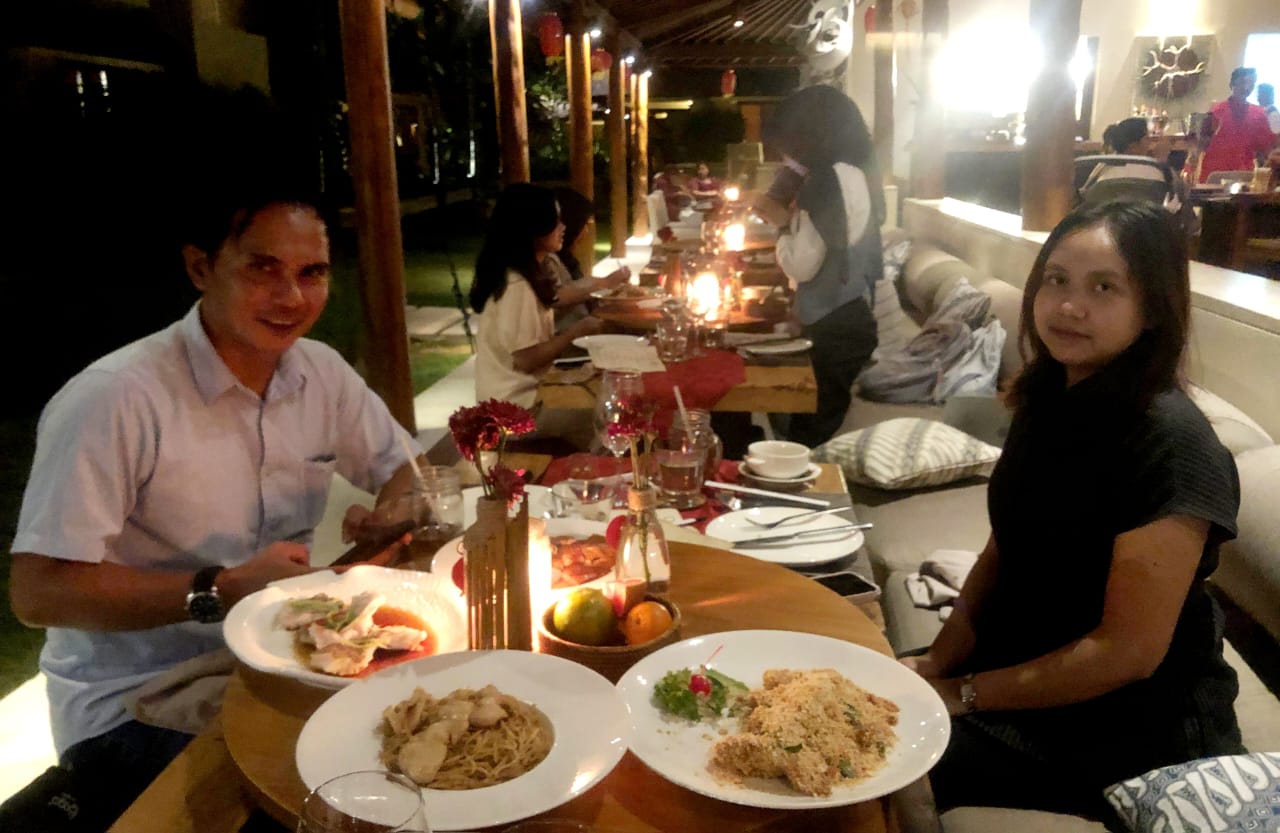 DINNER ISTIMEWA: Qunci Villas di Senggigi, Lombok Barat, kembali menghadirkan program Chef in The Wild yang menyajikan cita rasa istimewa.