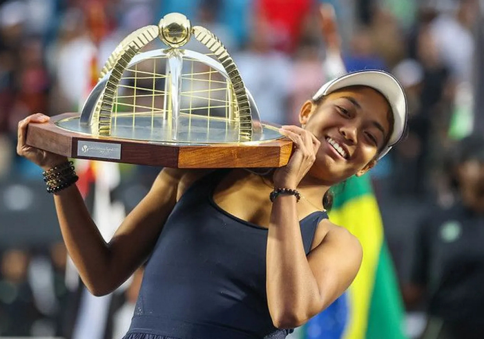 Tiantsoa Rakotomanga Rajaonah juara WTA Sao Paulo Open 2025 usai kalahkan Janice Tjen. Petenis Prancis 19 tahun cetak sejarah baru.