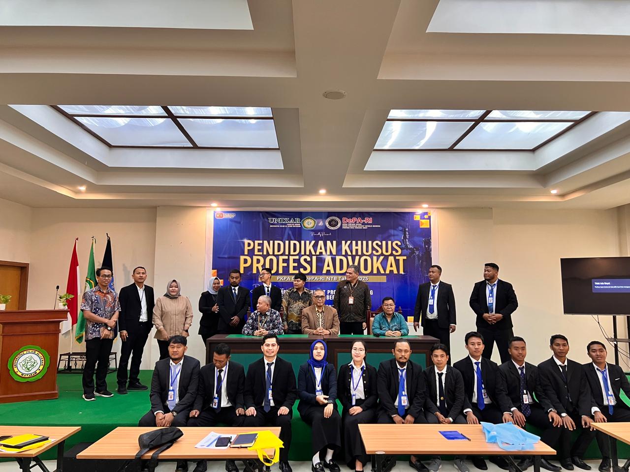 Narasumber dan para peserta PKPA foto bersama