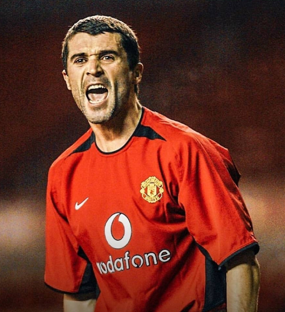 Roy keane kecewa tidak ada kartu kuning di derby Manchester.