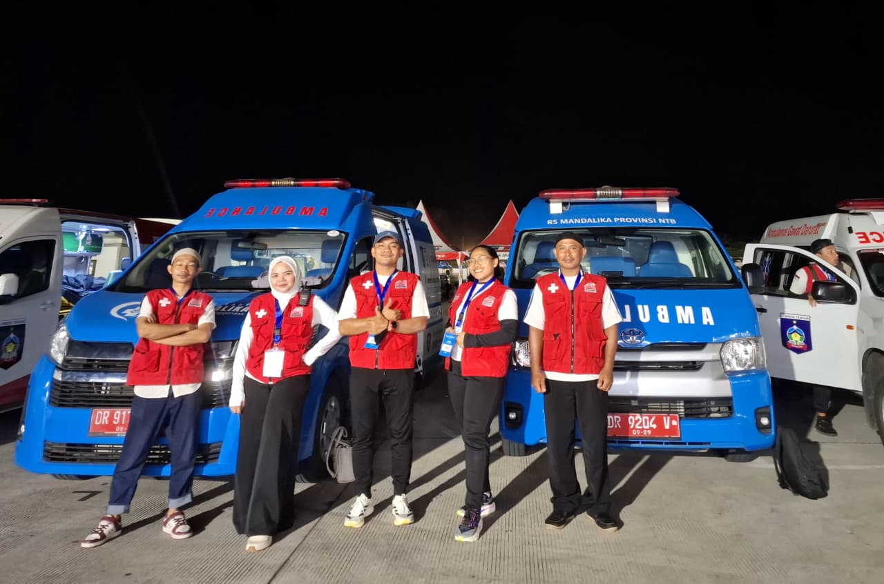 SIGAP: Tim IGD RS MANDALIKA ikut andil menyukseskan event Pocari Sweat Run 2025 yang digelar di kawasan KEK Mandalika, Minggu (14/9).