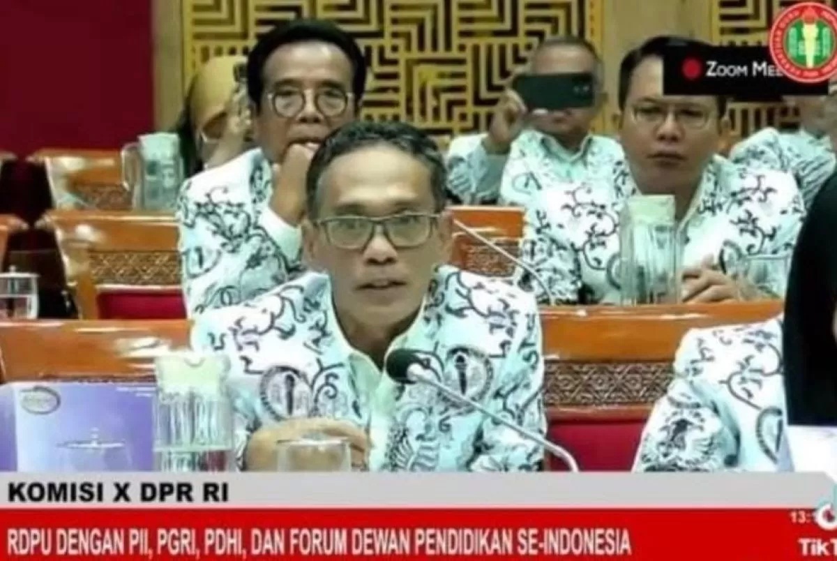 LKBH Nasional PB PGRI saat rapat bersama Komisi X DPR RI.
