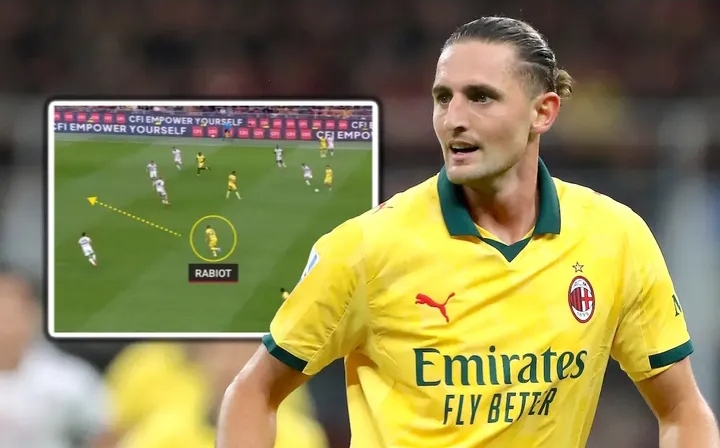 Adrien Rabiot, gelandang AC Milan yang tampil baik dalam debutnya.