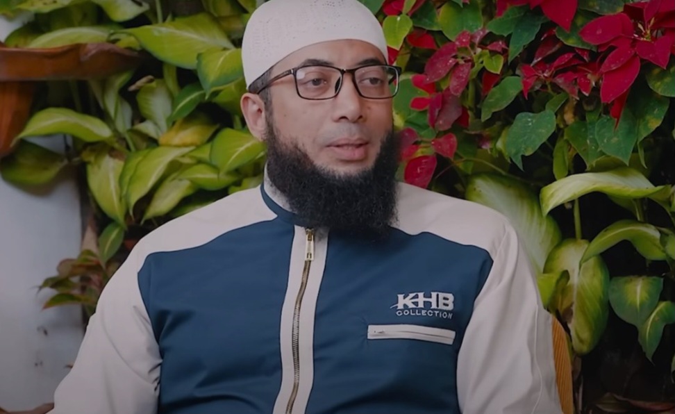 Khalid Basalamah kembalikan uang