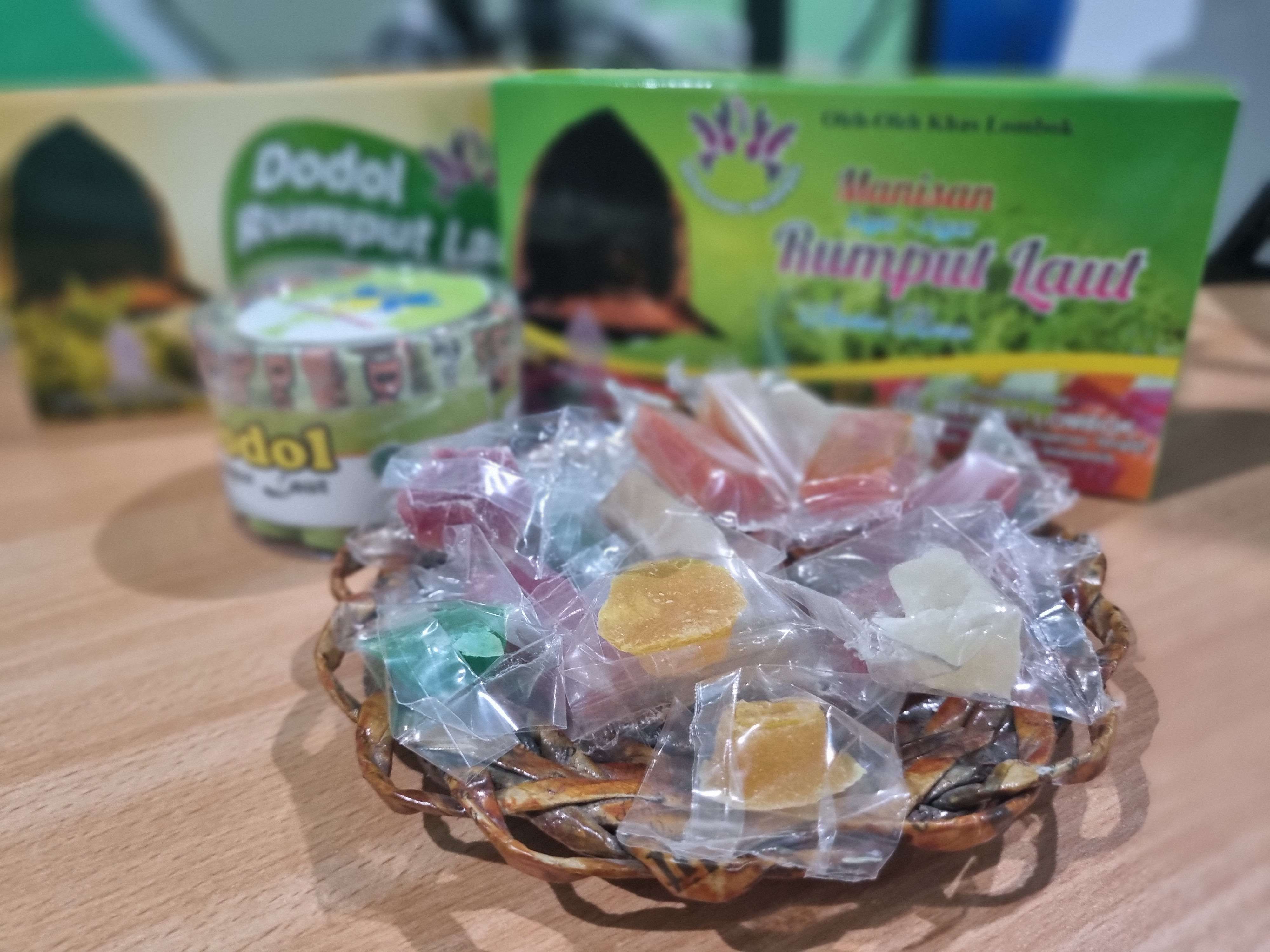 Kudapan unik, dodol rumput laut khas Lombok