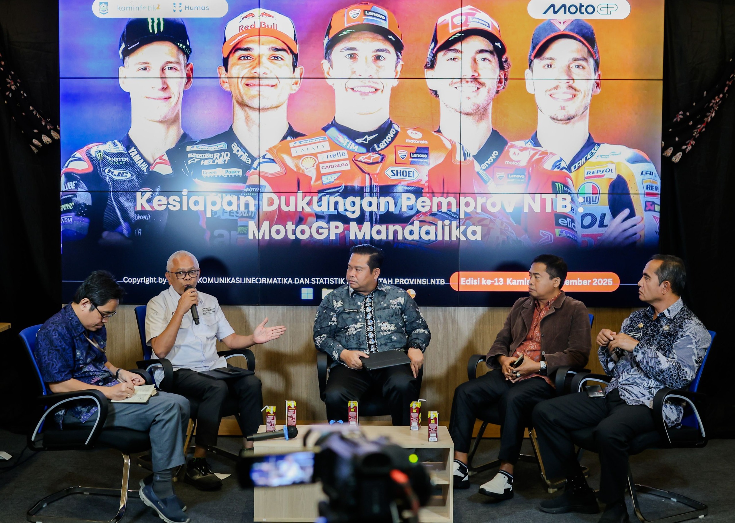 Direktur Utama MGPA Priandhi Satria (dua kanan) matangkan rencana MotoGP tahun ini jauh lebih baik dan berkesan.