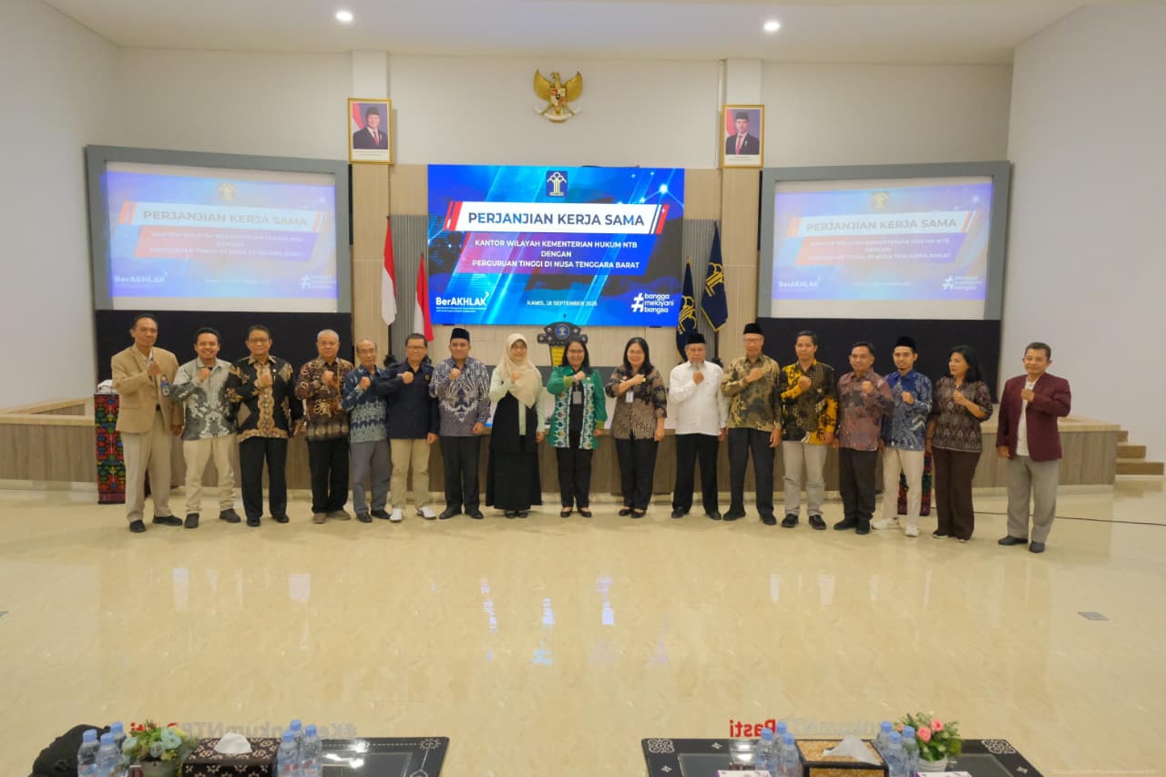 Kanwil Kemenkum NTB menandatangani kerja sama dengan 13 Perguruan Tinggi Se-Nusa Tenggara Barat sebagai bentuk semangat kolaborasi dari jejaring kerja yang solid.