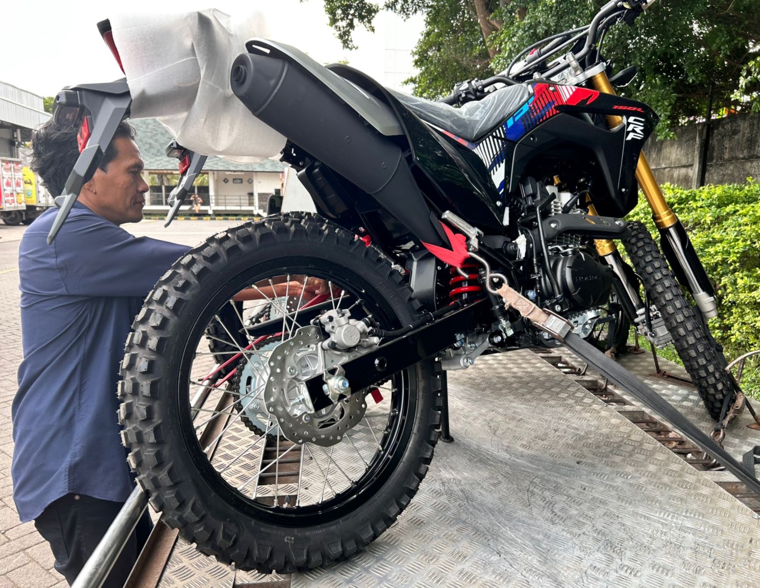 Selalu #Cari_Aman, Ini 7 Tips Memilih Velg Motor