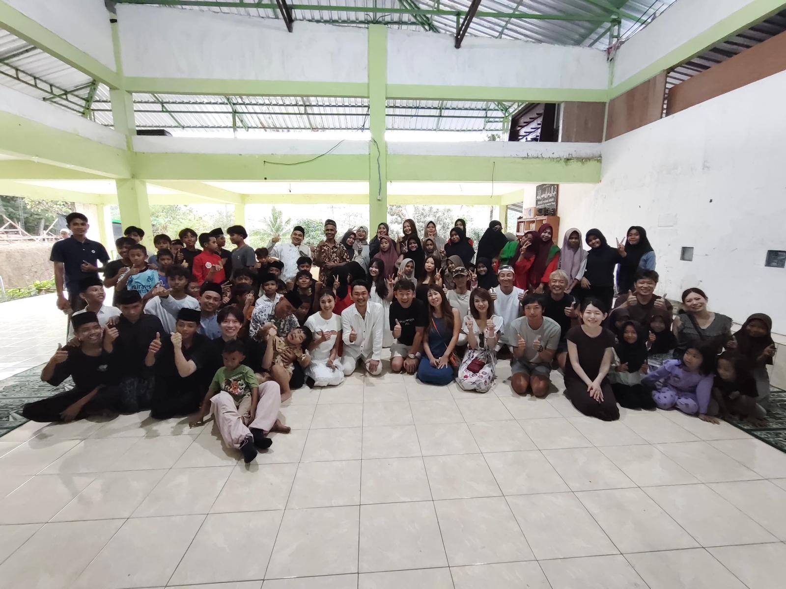 Puluhan santri dan santriwati Yayasan Pondok Pesantren Nurul Ijtihad Al-Ma