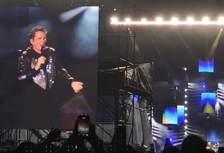 Konser Muse di Jakarta benar-benar jadi malam penuh nostalgia sekaligus energi yang membakar semangat ribuan penonton. (istimewa)