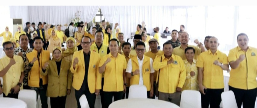 Ketua DPD I Golkar NTB Mohan Roliskana mengumpulkan seluruh pengurus Golkar NTB periode 2025-2030 di Kantor DPD Partai Golkar NTB, Rabu (17/9).