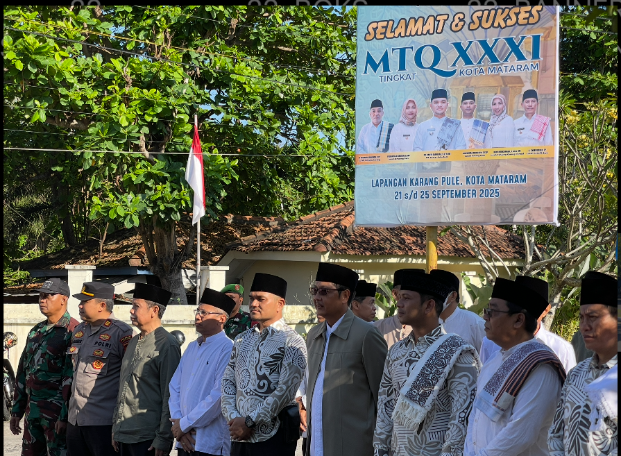 Sekda Kota Mataram Lalu Alwan Basri beserta sejumlah pejabat.