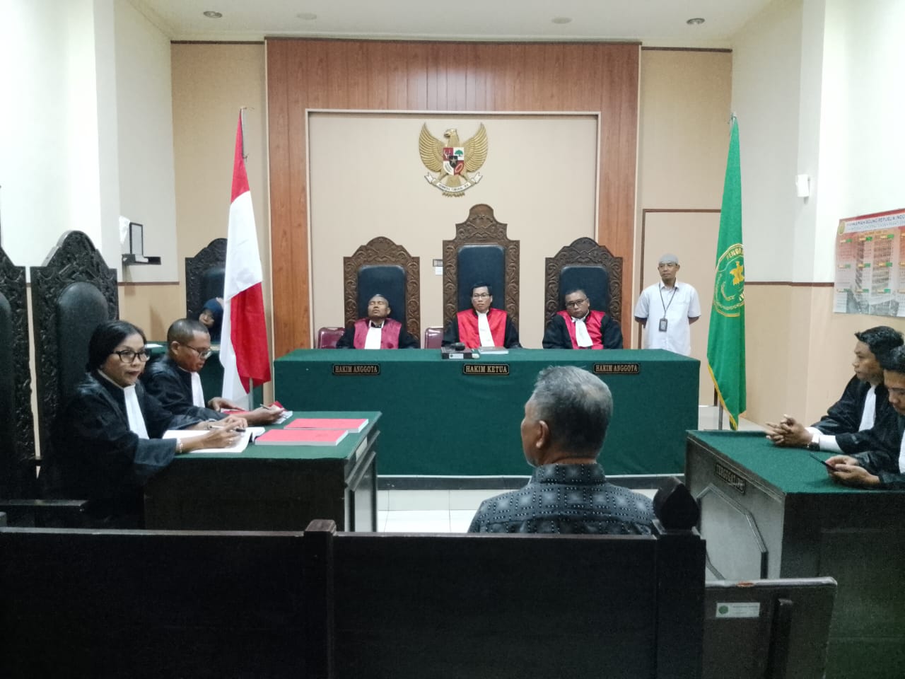 Terdakwa Zaini Arony dituntut 10,5 tahun dalam kasus korupsi KSO Lombok City Center di Pengadilan Tipikor Mataram, Senin (22/9).