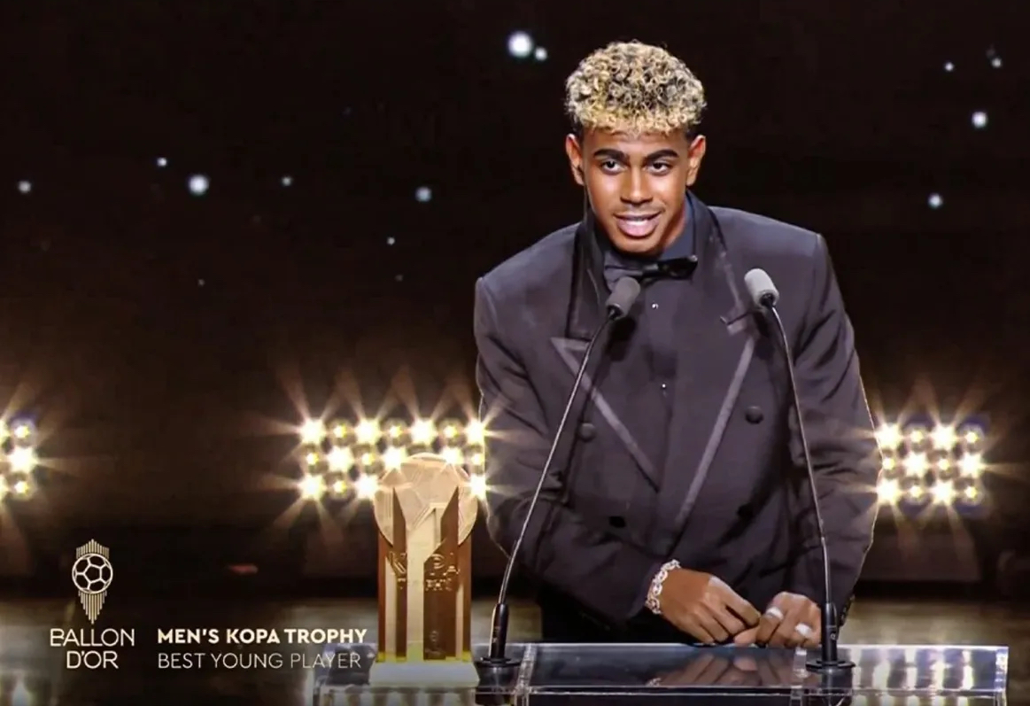 Lamine Yamal menjadi pemain pertama yang meraih Kopa Trophy dua kali berturut-turut pada 2024 dan 2025. Catat rekor bersejarah!