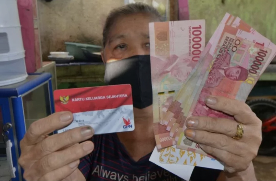 Bantuan beras dan minyak dari pemerintah