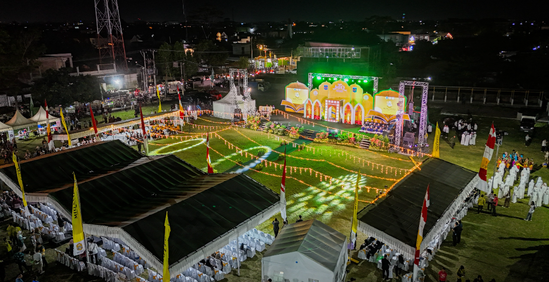 Cahaya lampu hiasi Lapangan Karang Pule saat pembukaan MTQ XXXI Kota Mataram.