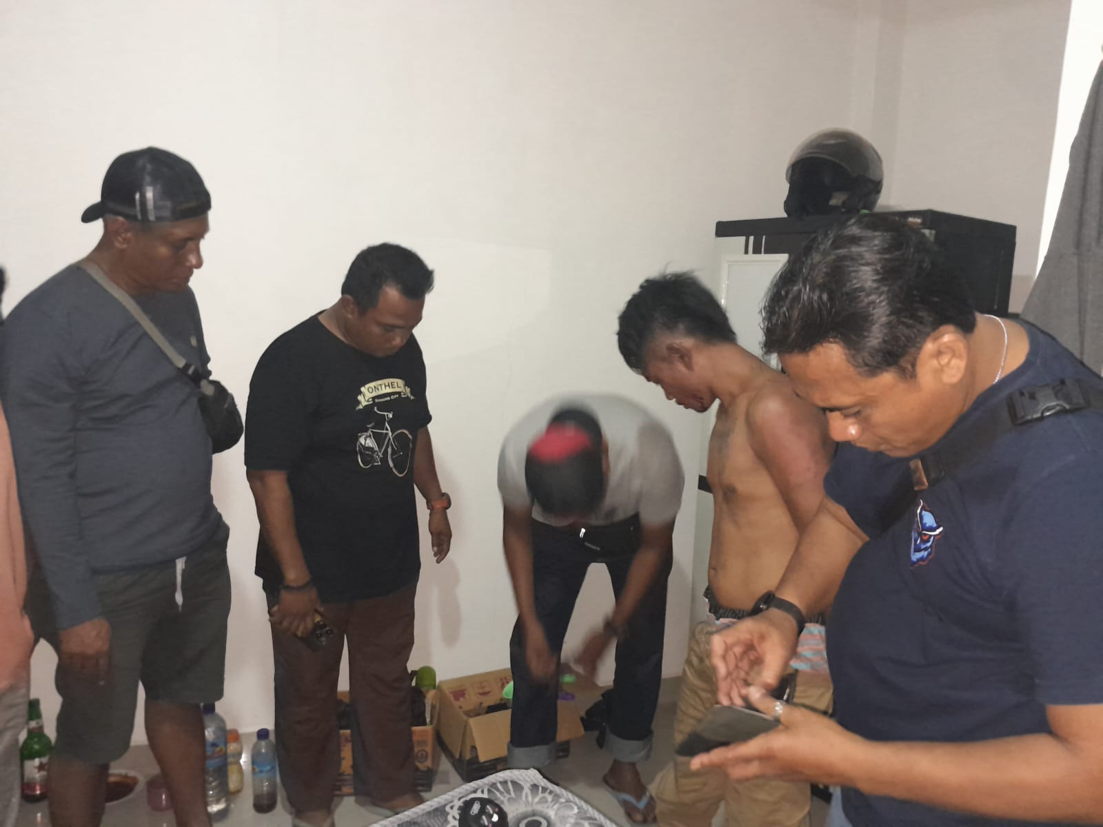 Terduga pengedar narkoba saat ditangkap Satresnarkoba Polres Lotim