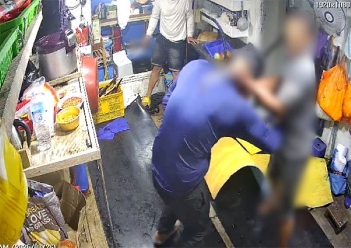 Konflik Berdarah ABK Indonesia di Korsel. Perselisihan bayar minuman berujung ricuh dengan senjata tajam di atas kapal (foto : Jeollaibo.com)