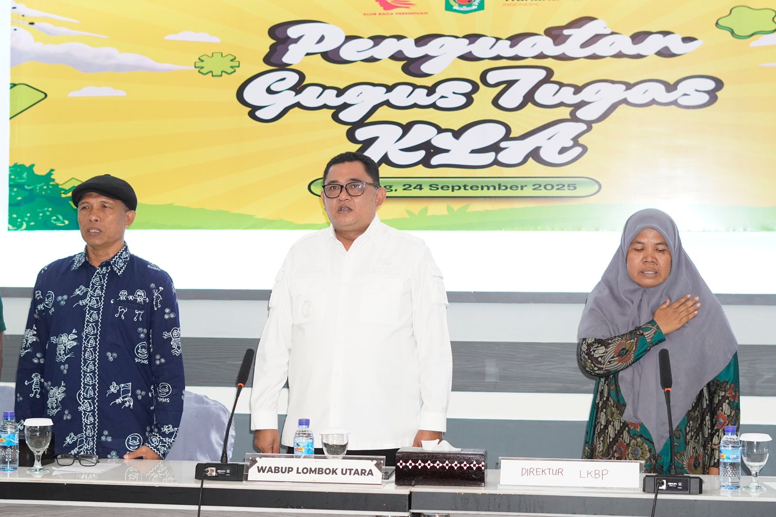 Wabup Kusmalahadi (tengah) menghadiri pembukaan rakor penguatan Gugus Tugas KLA