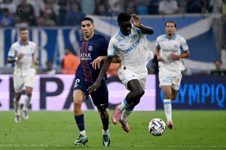 Marseille akhirnya kalahkan PSG di Velodrome setelah 13 tahun. Momen emosional terjadi bersamaan dengan gala Ballon d