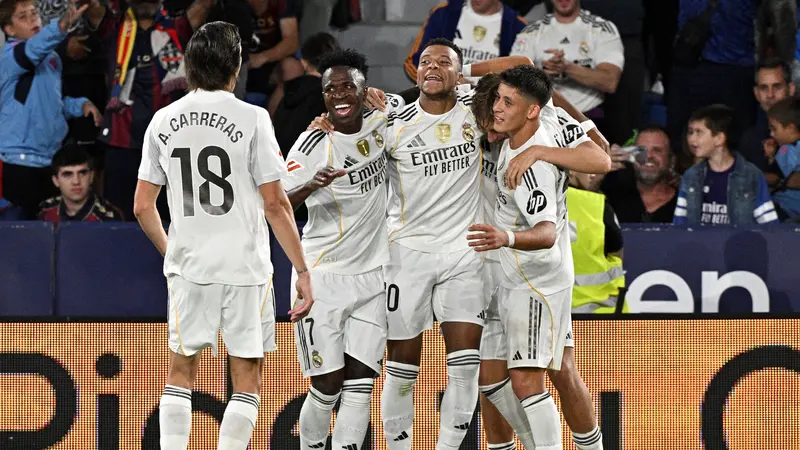 Real Madrid menang 4‑1 atas Levante, Mbapp&eacute; dan Vin&iacute;cius jr tampil gemilang. Los Blancos masih sempurna di LaLiga musim 2025/26.