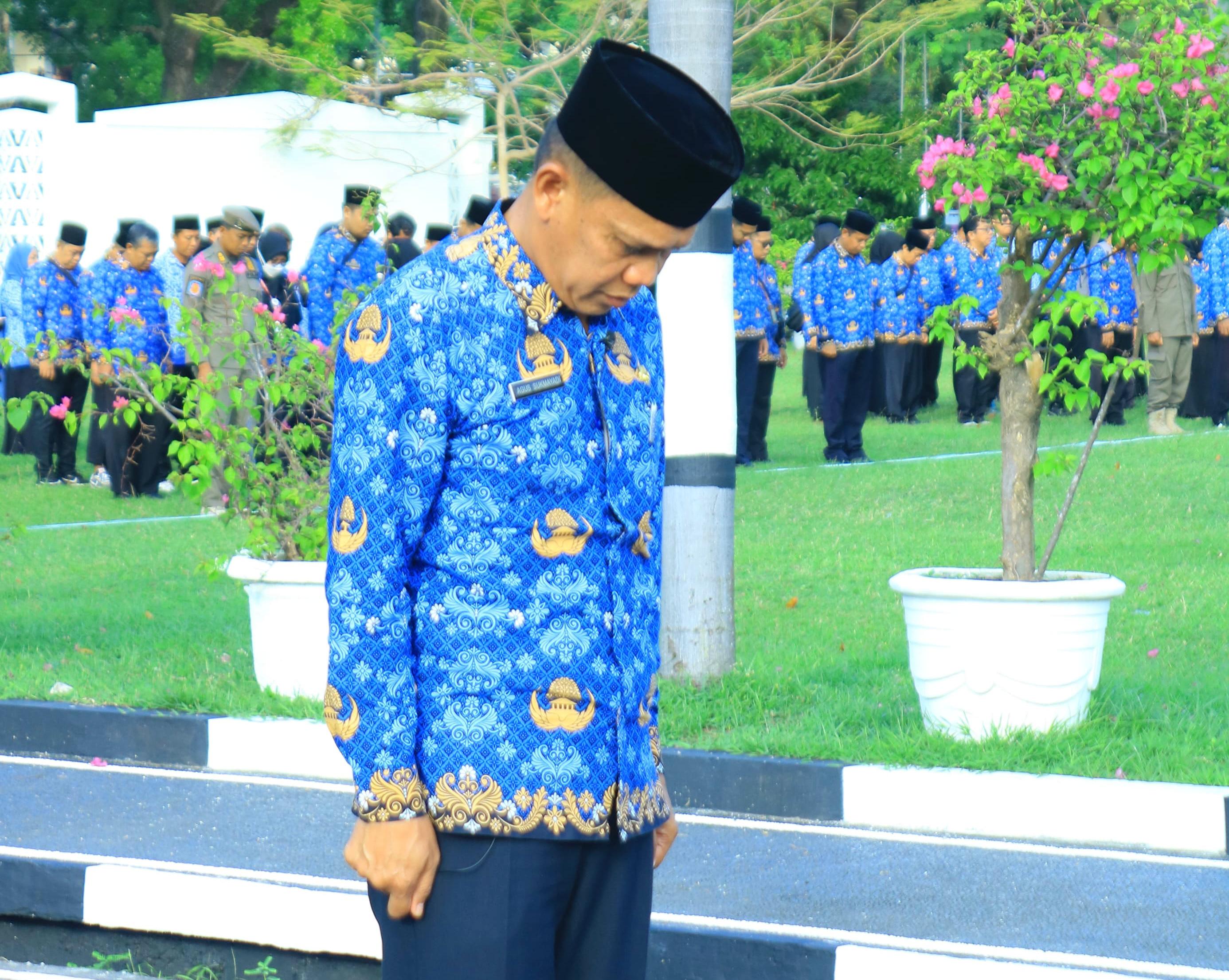 ABDI NEGARA: ASN lingkup Pemprov NTB saat mengikuti upacara Hari Kesadaran Nasional (HKN), di lapangan Bumi Gora Kantor Gubernur NTB, beberapa waktu lalu.