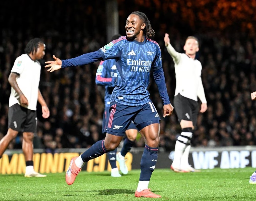 Eberechi Eze mencetak gol perdananya bersama Arsenal di Carabao Cup.
