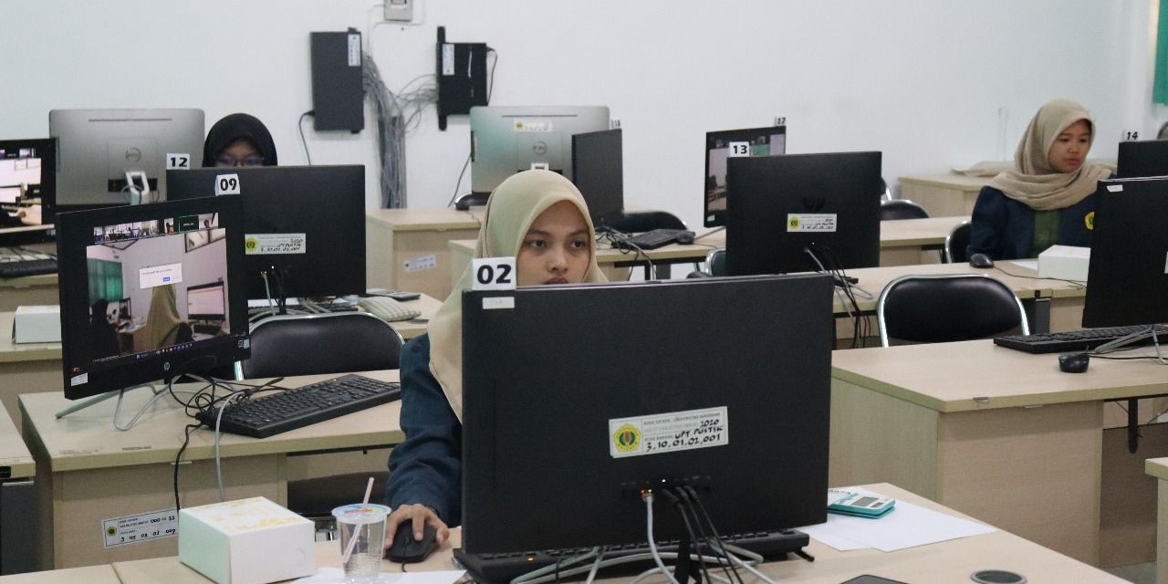 Sejumlah mahasiswa mengikuti ONMIPA 2025 di Laboratorium UPA Pustik Unram.