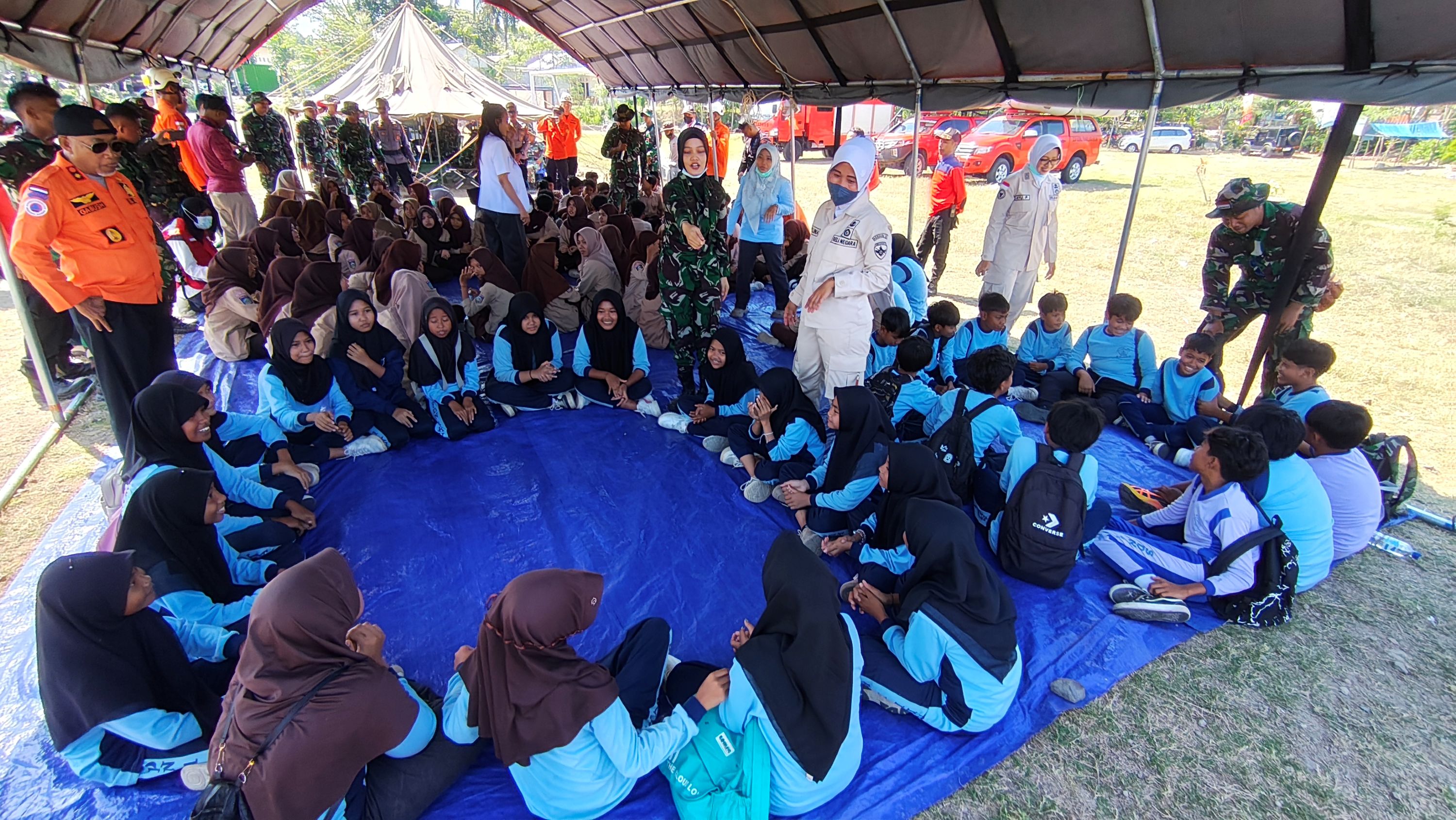 simulasi bencana dilakukan Korem 162/Wira Bhakti di Lapangan Pujut, Lombok Tengah