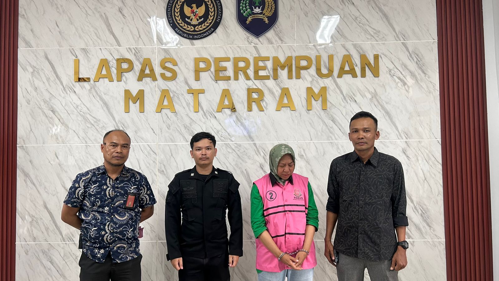 JADI TERSANGKA: Pegawai BPN Lobar BMF ikut ditetapkan sebagai tersangka kasus korupsi aset Pemda Lombok Barat di Desa Bagik Polak.