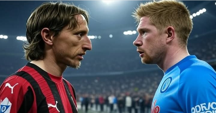 Pemain AC Milan Luka Modric dan pemain Napoli Kevin De Bruyne.