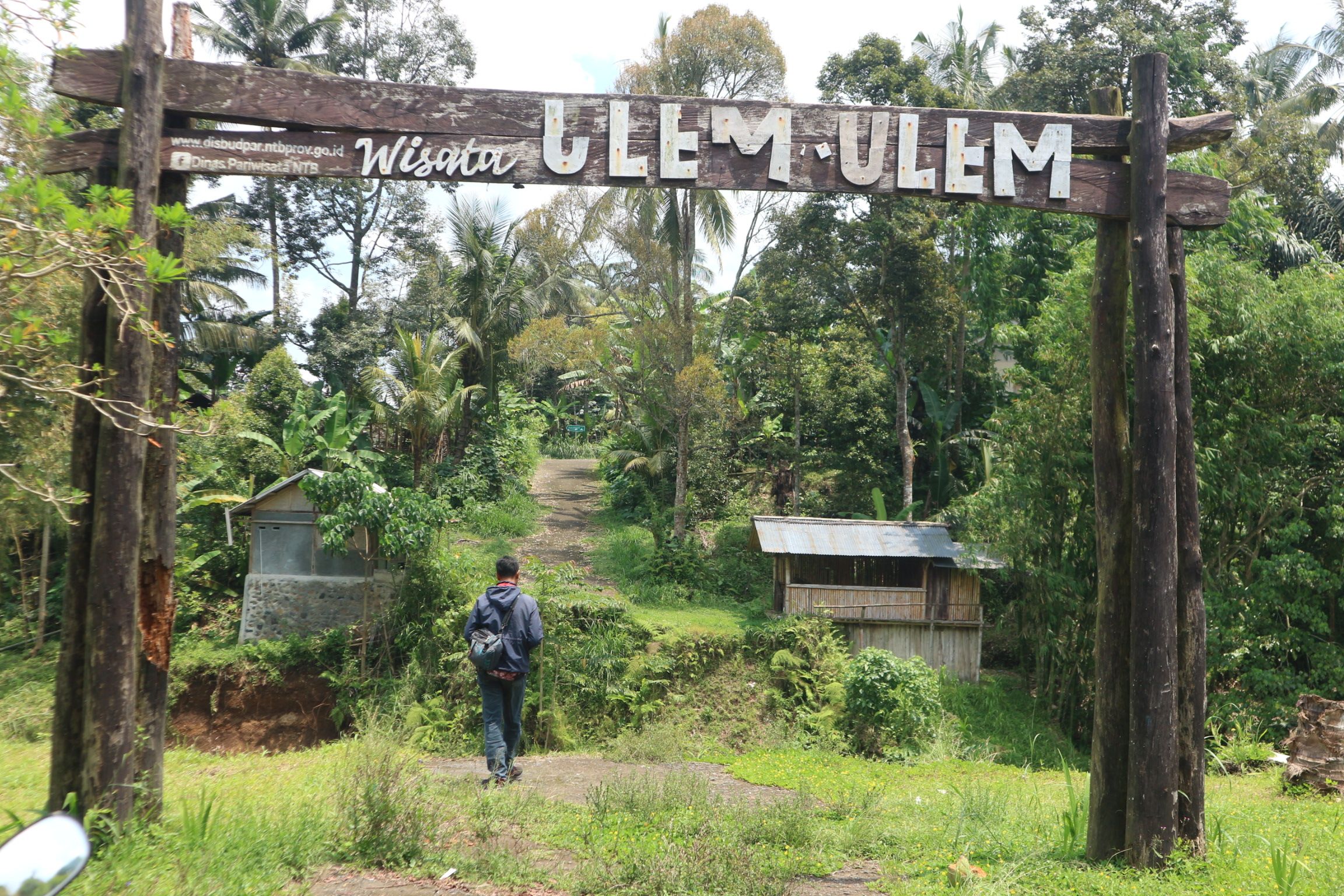 Kondisi Jembatan bendungan Ulem-ulem yang putus akibat ujar lebat yang melanda Lombok Timur (Lotim) pada tahun 2022 lalu, Kamis (25/9).