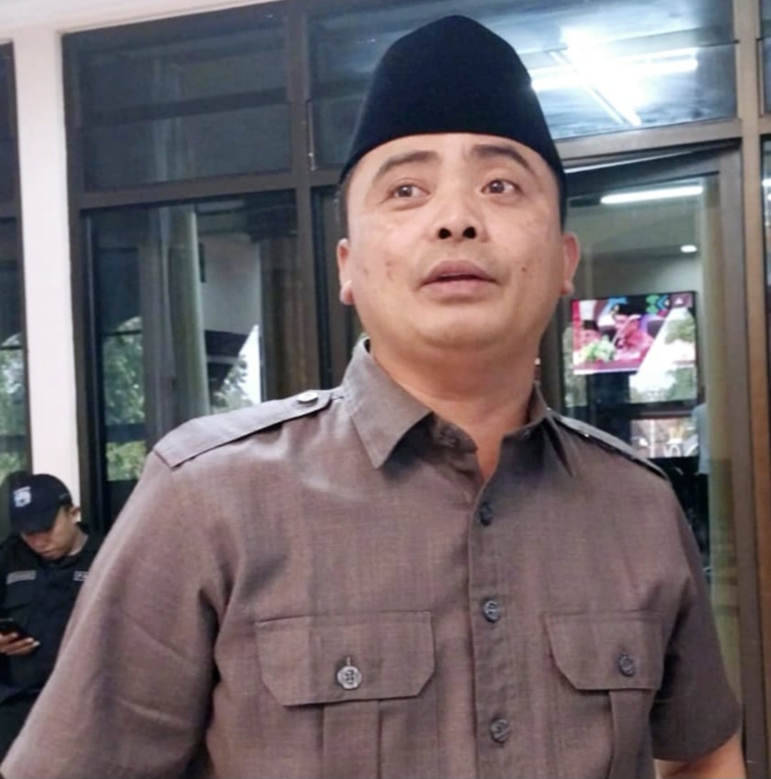 Ketua Komisi I DPRD NTB Mohammad Akri mengatakan tidak jadi memanggil BKD dan Pansel setelah ditelpon Gubernur Iqbal.