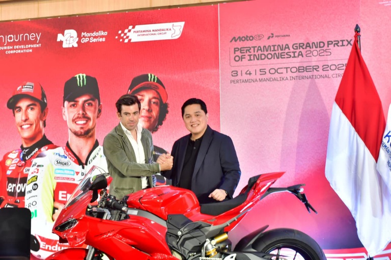 Menpora Erick saat menggelar Press Conference pelaksanaan MotoGP 2025 Pertamina Mandalika International Circuit di Auditorium Kemenpora, Jakarta, Senin (29/9).