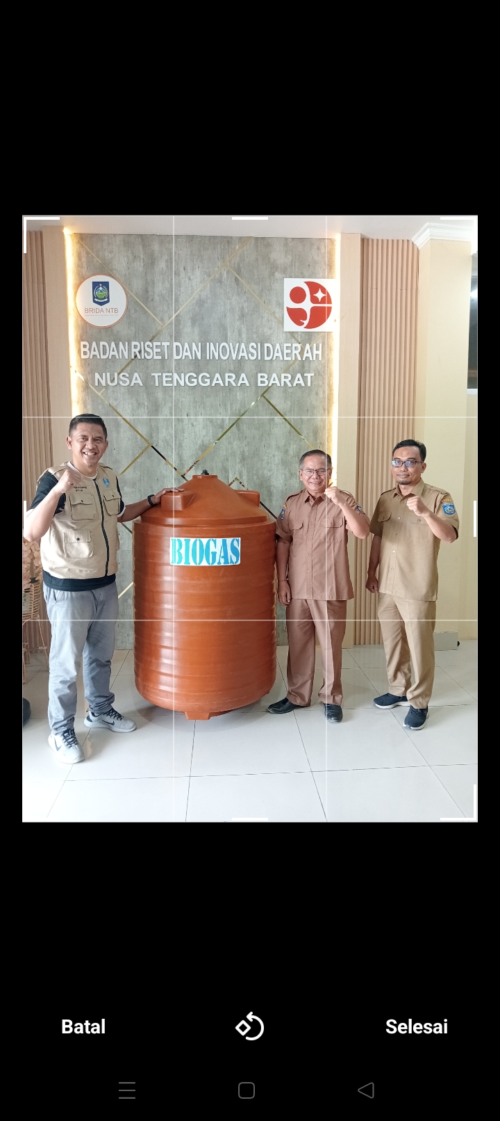 BRIDA NTB melakukan riset pengolahan sampah menjadi biogas, minyak dan pupuk, dengan melibatkan peneliti UNRAM serta Yayasan Rumah Energi.