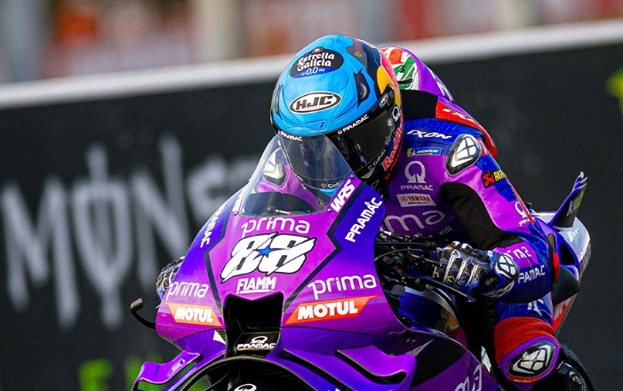 Miguel Oliveira resmi gabung BMW untuk WorldSBK 2026. Eks juara MotoGP itu akan jadi rekan setim Danilo Petrucci di tim pabrikan BMW.