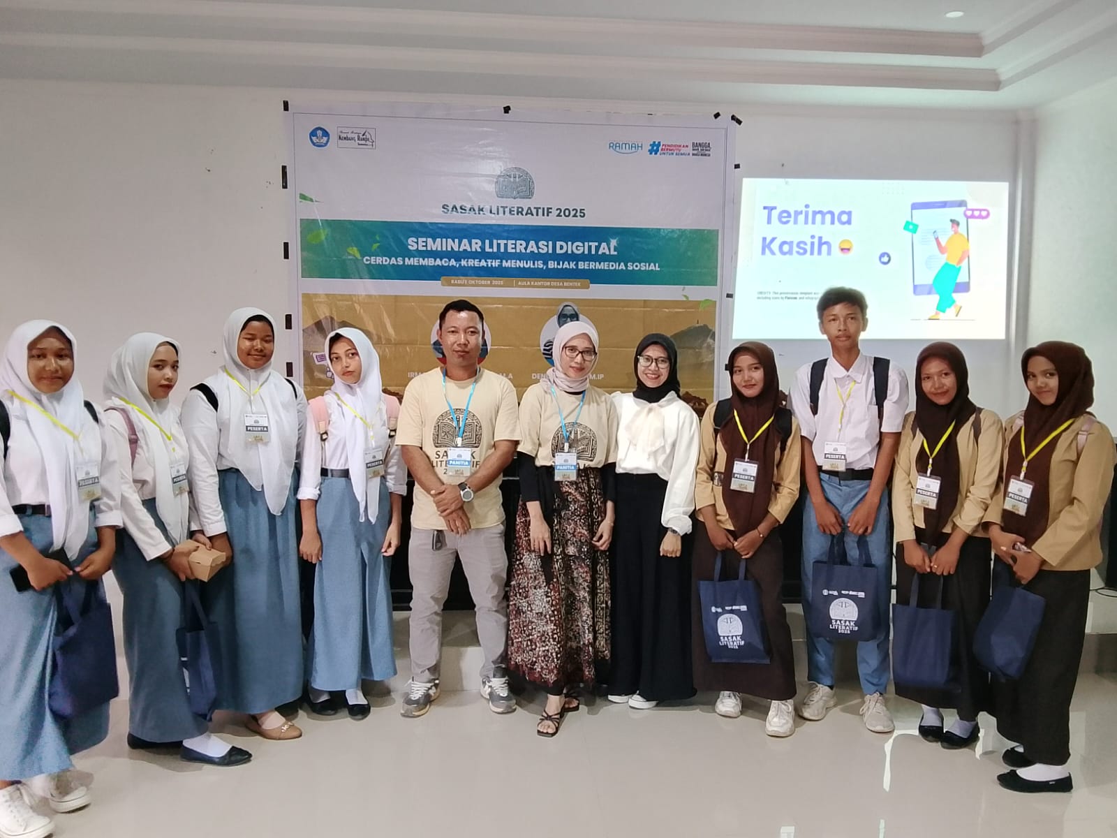 Sasak Literatif 2025 Gelar Seminar Literasi Digital di Desa Bentek