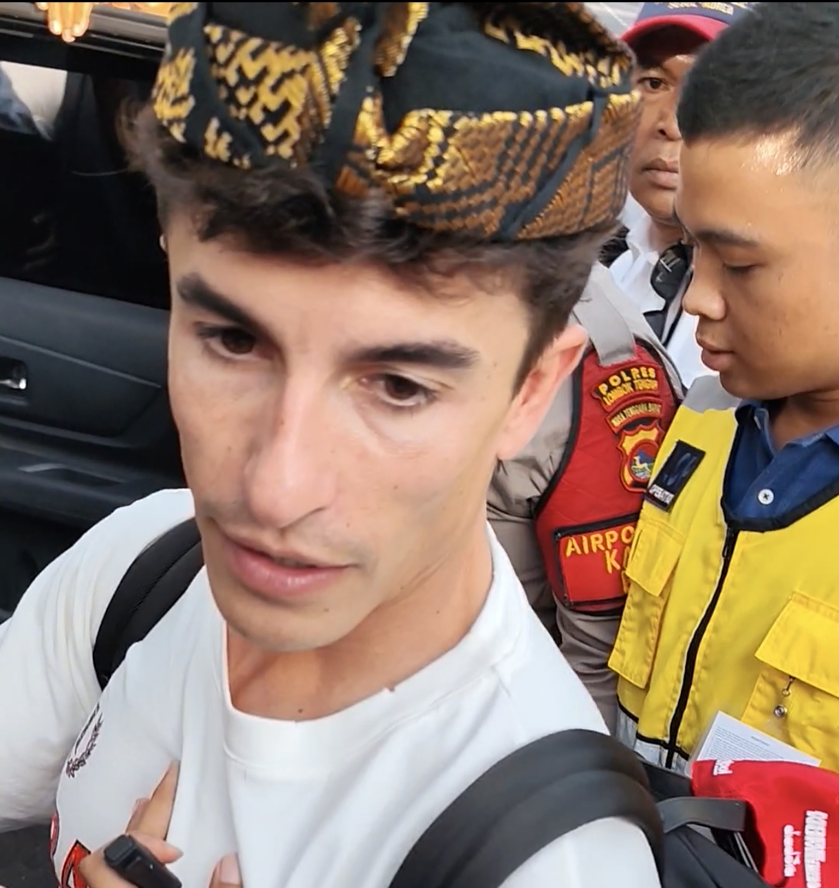 Marc Marquez saat tiba di Bandara Internasional Lombok, Rabu (1/10) sore.