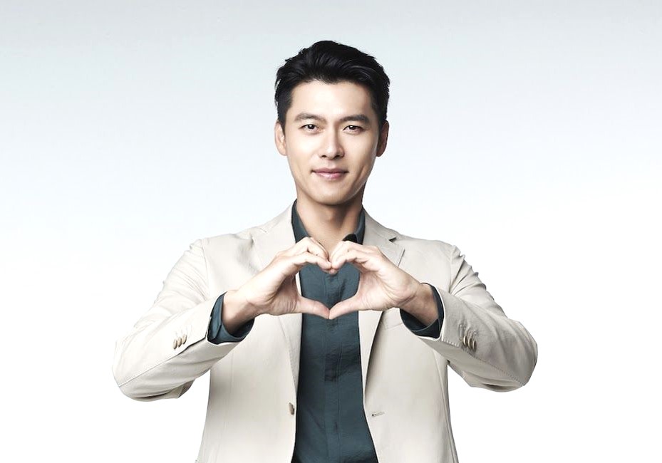 Viral! momen menggemaskan saat hyun bin tolak heart sign dari penggemar di premiere film
