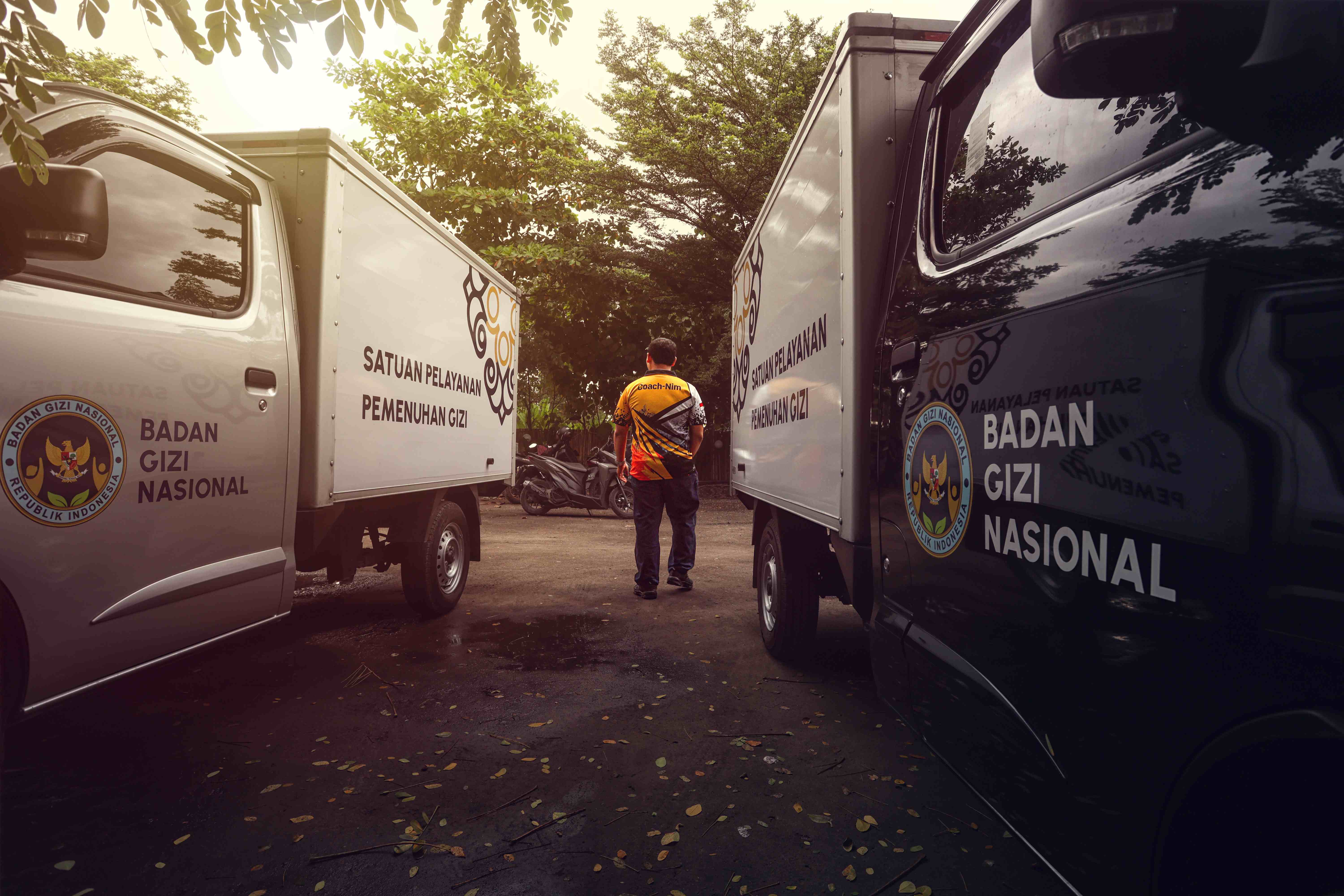 Mobilisasi : Mobil operasional SPPG yang digunakan untuk mendukung distribusi MBG ke sejumlah ekolah di Kota Mataram NTB beberapa Waktu lalu.