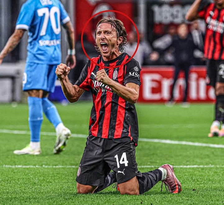 Luka Modric meluapkan ekspresi kegembiraan selepas peluit panjang akhir pertandingan AC Milan vs Napoli yang berakhir dengan skor 2-1.