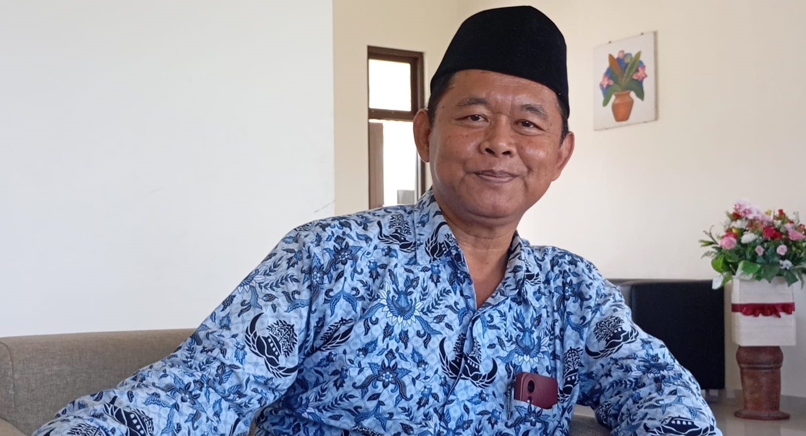Kepala SLBN 3 Mataram Muryanto