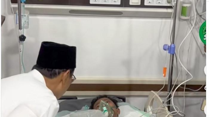 Haikal, santri asal Probolinggo, selamat setelah bertahan 3 hari di reruntuhan musala Ponpes Al Khoziny, Buduran, Sidoarjo yang ambruk.