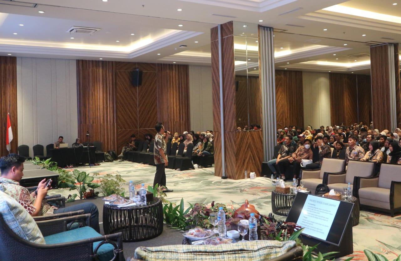 TINGKATKAN KAPASITAS: BGN bersama pemerintah daerah menggelar rangkaian pelatihan intensif bagi para penjamah makanan  dan satuan pelaksana gizi di Hotel Lombok Astoria, Sabtu (4/10).