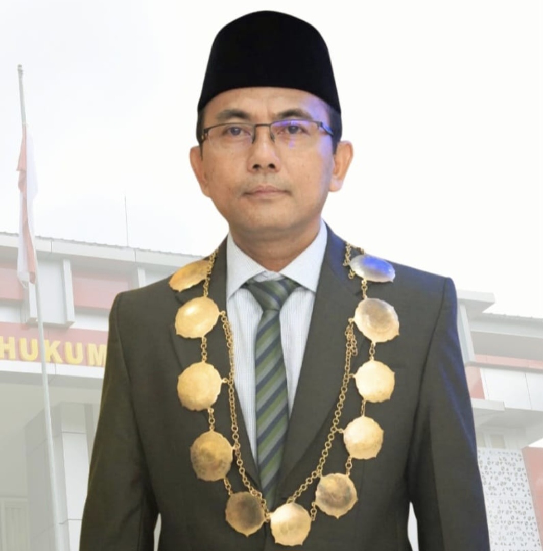 Dekan Fakultas Hukum Universitas Mataram (FH Unram) Unram Dr Lalu Wira Pria Suhartana menilai penggunaan BTT di luar peruntukkan sebagai bentuk pelanggaran hukum.
