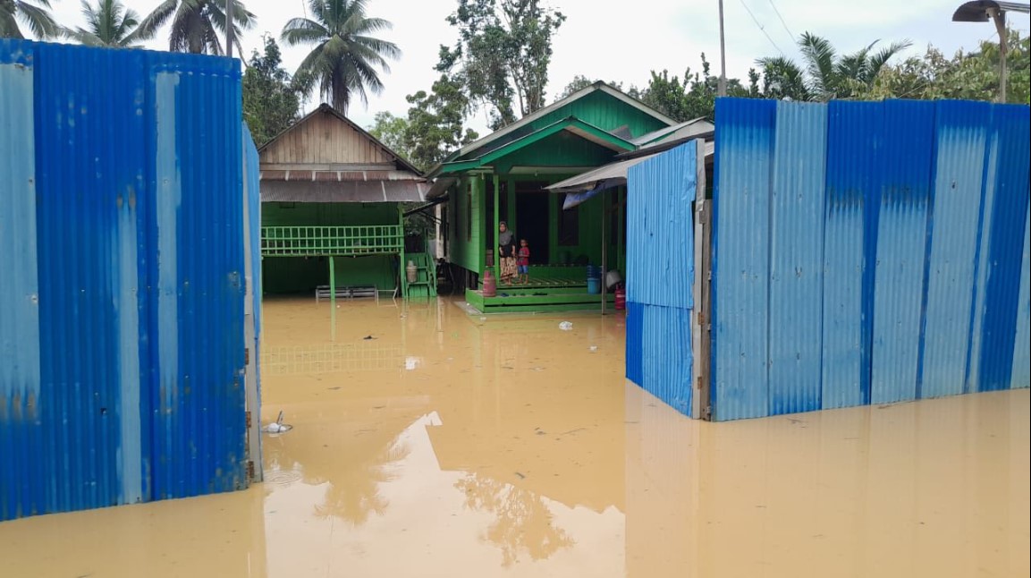 Waspada Bencana Hidrometeorologi Membuat Bogor Diterpa Angin Kencang, Banjir Terjadi di Sejumlah Wilayah