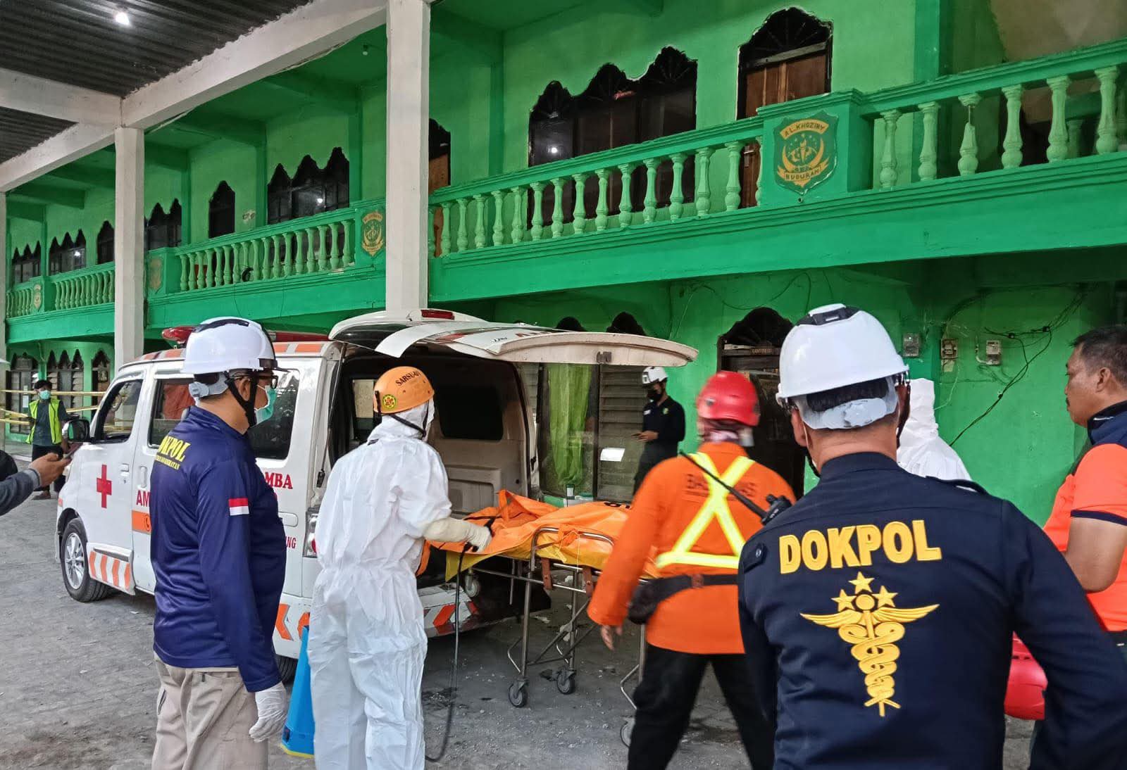 Duka Sidoarjo Kian Dalam, Korban Meninggal Tragedi Musala Ambruk Ponpes Al-Khoziny Capai 61 Jiwa, Dua Orang Masih Hilang!