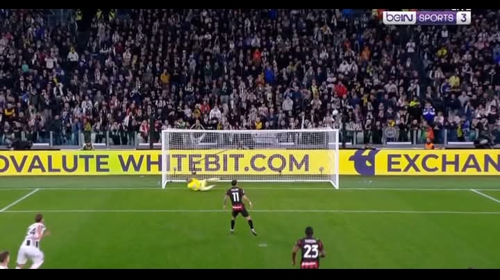 Eksekusi pinalti yang gagal dari pemain AC Milan Christian Pulisic, membuat kedudukan akhir tetap 0-0 saat menghadapi Juventus.